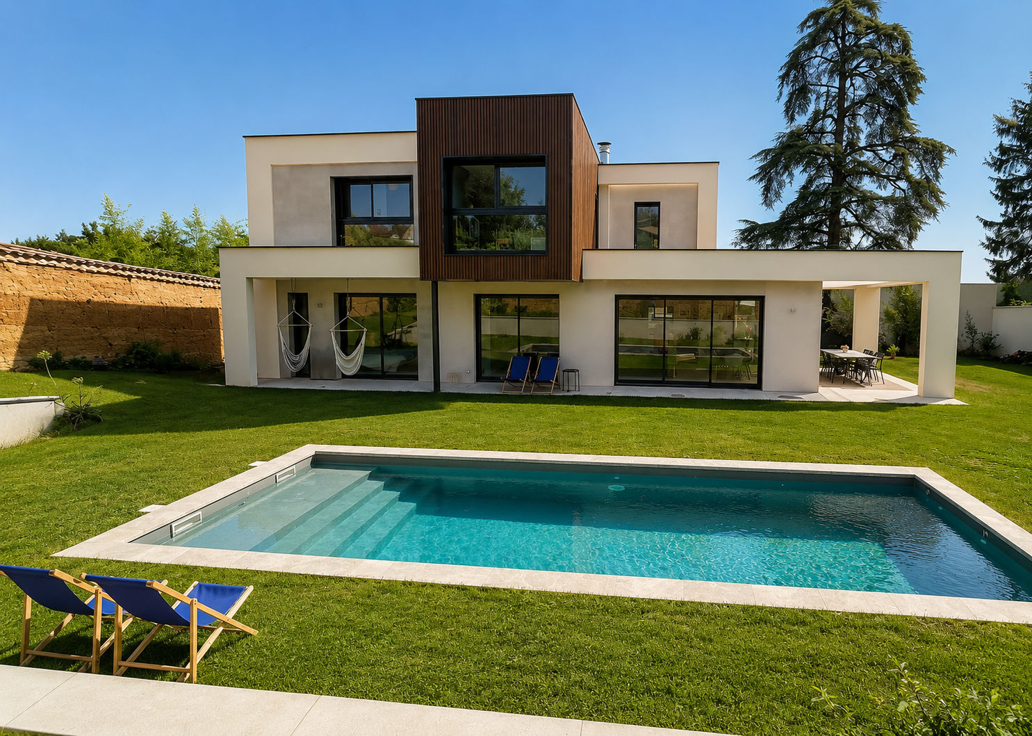 Villa contemporaine atypique à Saint Cyr au mont d'Or (69450)